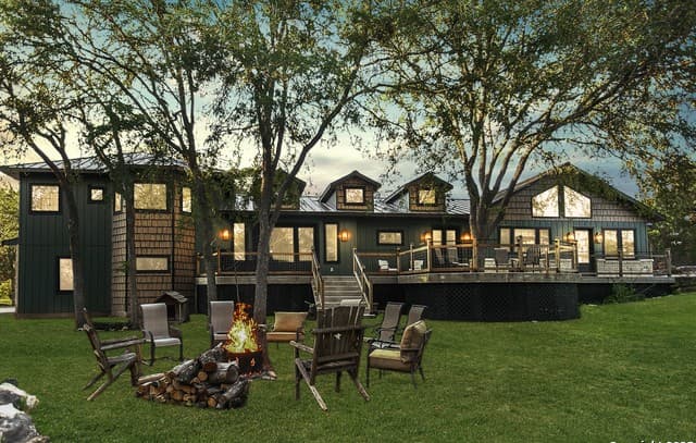 4-bedroom rental at 175 County Road 4801 in Castroville, TX — photo 5