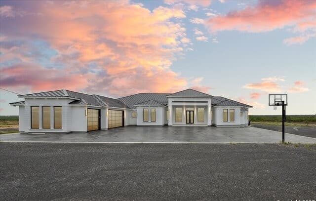 4-bedroom rental at 1799 County Road 651 in Devine, TX — photo 1