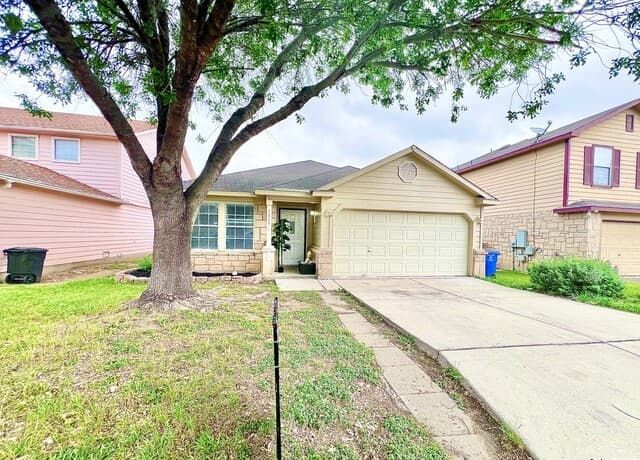 4-bedroom rental at 5807 Barton Hollow in San Antonio, TX — photo 3
