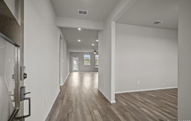 4-bedroom rental at 6871 Comanche Cave in San Antonio, TX — photo 4