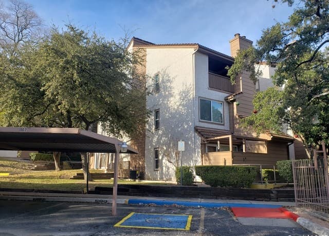 2-bedroom rental at 4107 Medical Unit 1204 in San Antonio, TX — photo 3