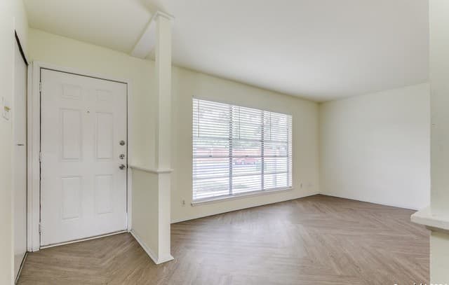 3-bedroom rental at 7442 Castle Trail Dr in San Antonio, TX — photo 3