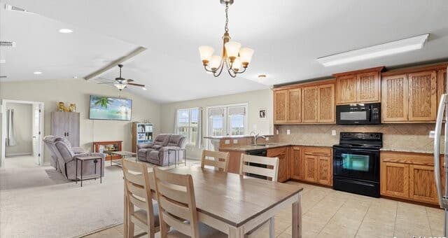 3-bedroom rental at 145 Gentle Breeze in Floresville, TX — photo 5