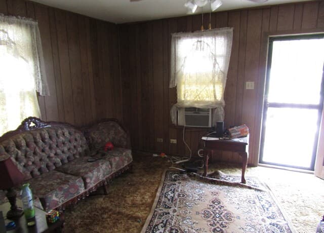4-bedroom rental at 217 Lancaster in San Antonio, TX — photo 4