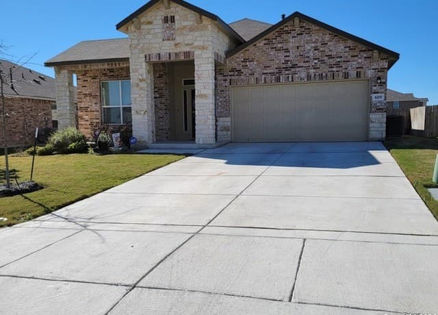3-bedroom rental at 609 Steele Shallows in Cibolo, TX — photo 1