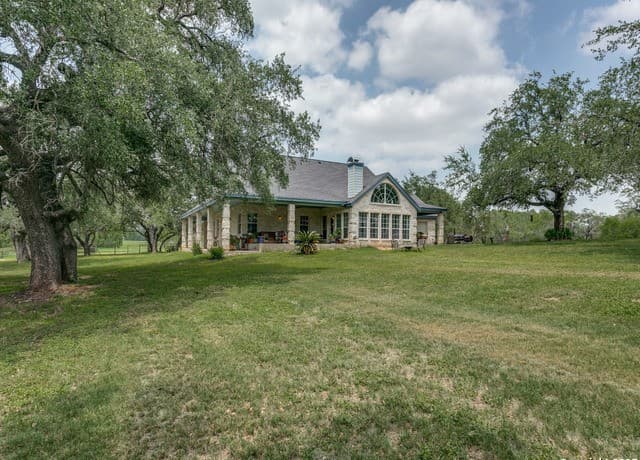3-bedroom rental at 6840 S Loop 1604 in Von Ormy, TX — photo 5