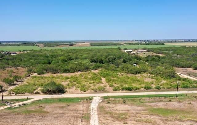 rental at 241 County Road 154 in Pleasanton, TX — photo 5