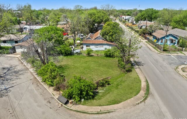 rental at 105 Shiner St in San Antonio, TX — photo 4