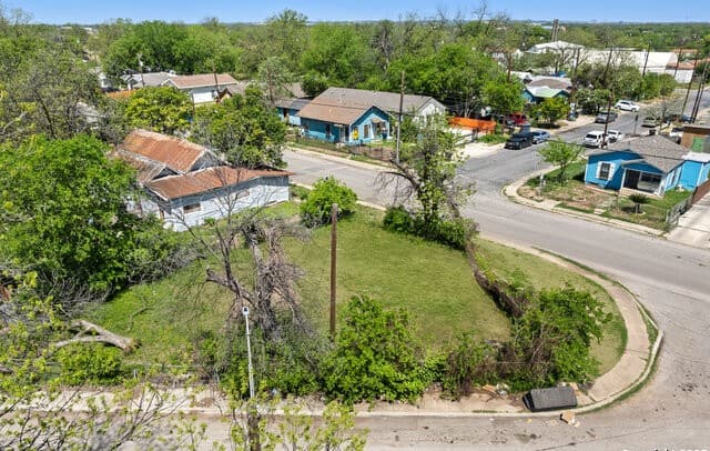 rental at 105 Shiner St in San Antonio, TX — photo 5