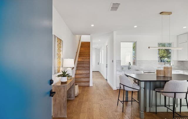 3-bedroom rental at 502 McMonigal in San Antonio, TX — photo 5