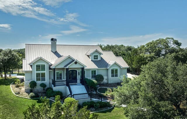 4-bedroom rental at 102 Summer Glen in Boerne, TX — photo 1