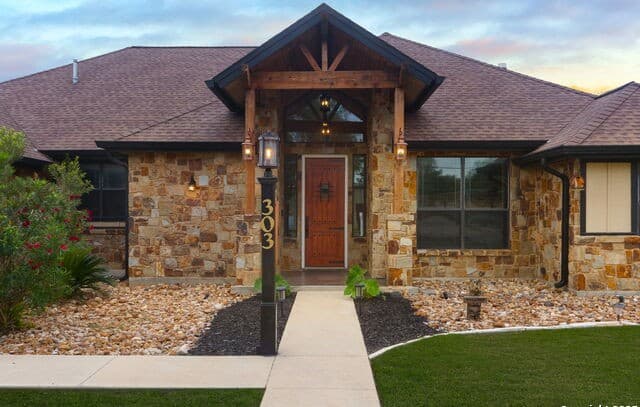 4-bedroom rental at 303 Schneider St in Poth, TX — photo 1