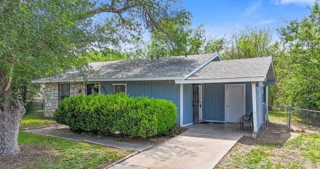 3-bedroom rental at 5326 Prairie Flower in San Antonio, TX — photo 4