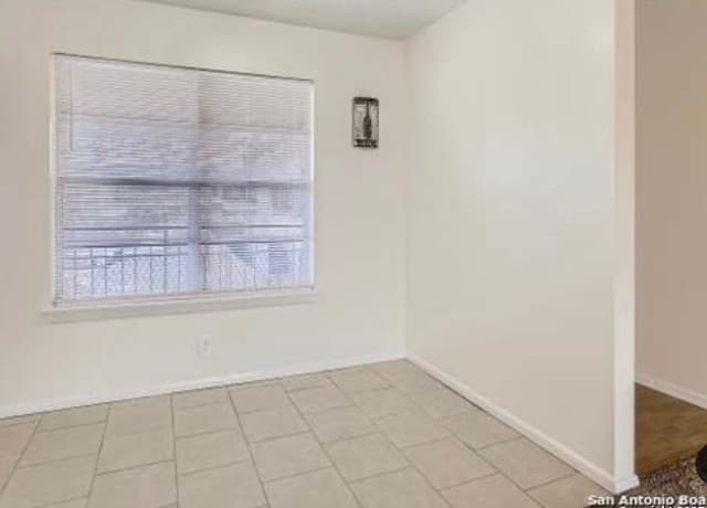 1-bedroom rental at 923 Vance Jackson Unit 1210 in San Antonio, TX — photo 5