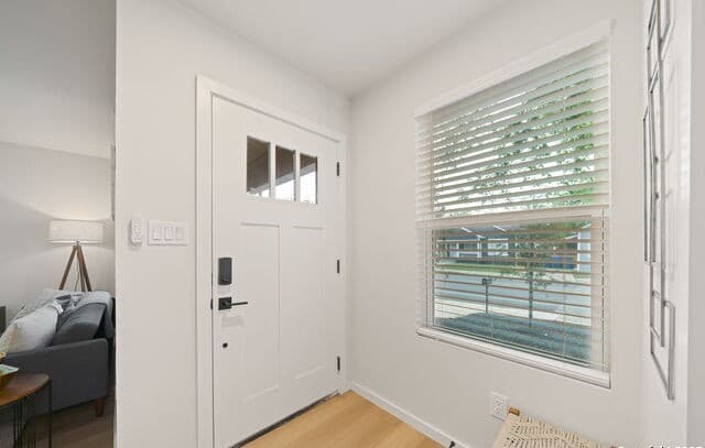 3-bedroom rental at 1104 S Gevers St in San Antonio, TX — photo 4