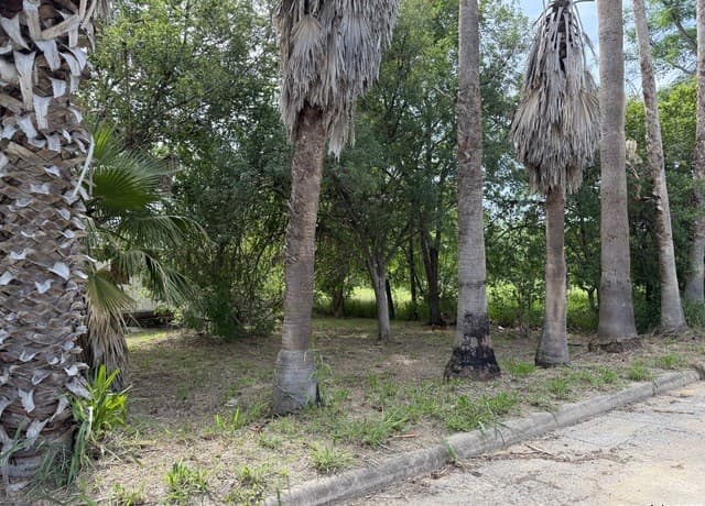 rental at 504 Water in Pleasanton, TX — photo 2