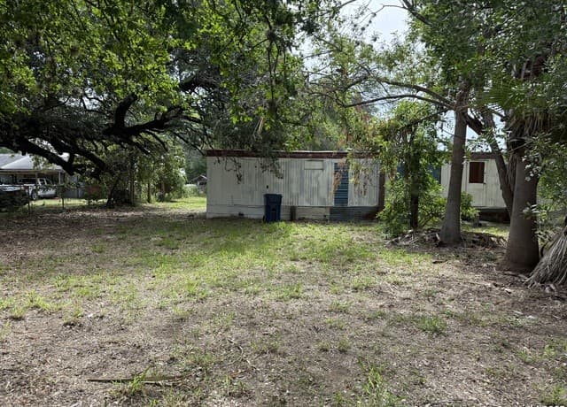rental at 504 Water in Pleasanton, TX — photo 5