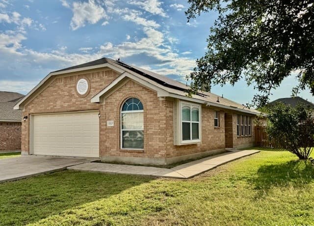 3-bedroom rental at 6527 Candleview in San Antonio, TX — photo 1