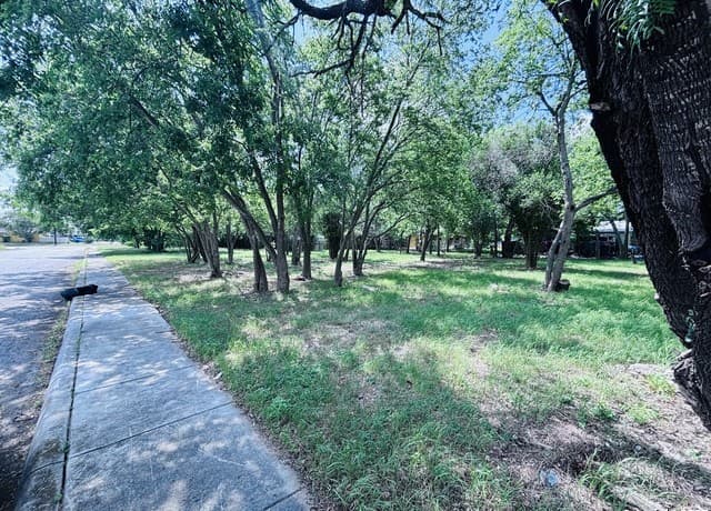 rental at 100 Groff in San Antonio, TX — photo 1