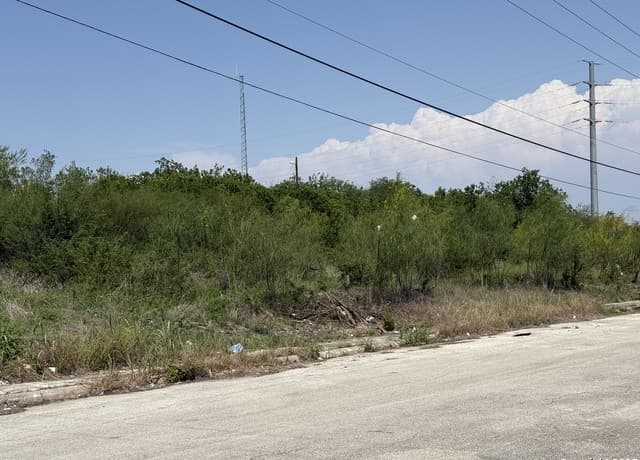 rental at 205 Jenull Ave in San Antonio, TX — photo 4