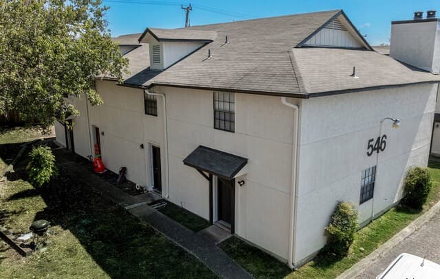 rental at 546 Dukeway in Universal City, TX — photo 1