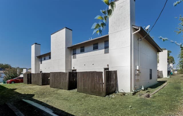 rental at 546 Dukeway in Universal City, TX — photo 3