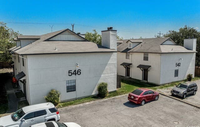 rental at 546 Dukeway in Universal City, TX — photo 5