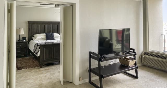 1-bedroom rental at 7701 Wurzbach Unit 703 in San Antonio, TX — photo 4