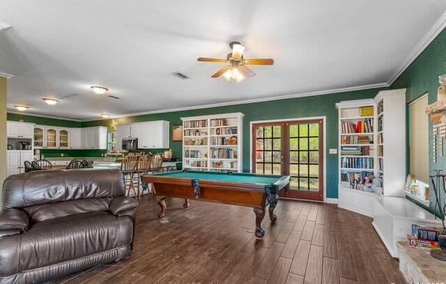 Home for sale at 354 Lacey Oak in Castroville, TX — photo 5
