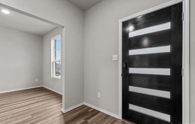 5-bedroom rental at 6610 Lowrie Block in San Antonio, TX — photo 5