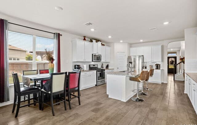 4-bedroom rental at 104 Mossy Bank in Cibolo, TX — photo 2