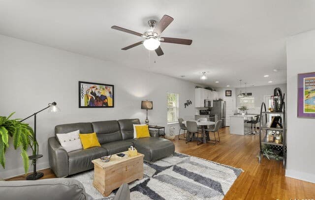 3-bedroom rental at 419 Channing Ave in San Antonio, TX — photo 1