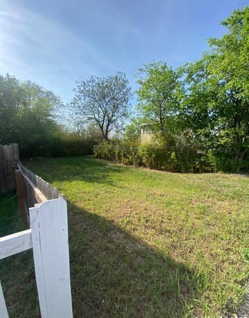 rental at 423 N Hackberry St in San Antonio, TX — photo 3