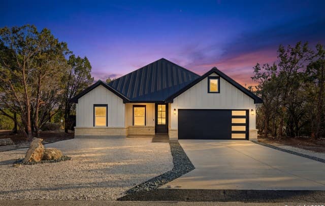 4-bedroom rental at 406 Arthur Ct in Spring Branch, TX — photo 1