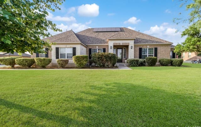 4-bedroom rental at 364 Stone Trail in Castroville, TX — photo 2