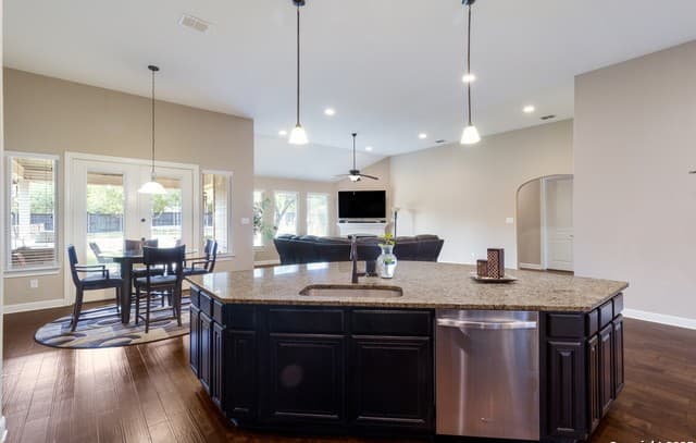 4-bedroom rental at 364 Stone Trail in Castroville, TX — photo 3