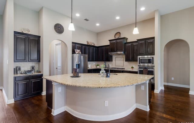 4-bedroom rental at 364 Stone Trail in Castroville, TX — photo 4
