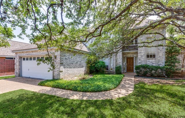 3-bedroom rental at 2614 Inwood View in San Antonio, TX — photo 2