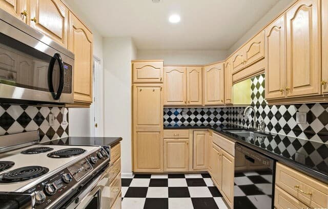 2-bedroom rental at 1 Towers Park Ln Unit 1512 in San Antonio, TX — photo 3