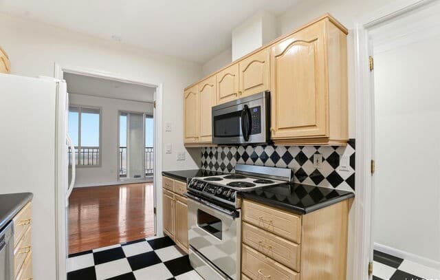 2-bedroom rental at 1 Towers Park Ln Unit 1512 in San Antonio, TX — photo 5