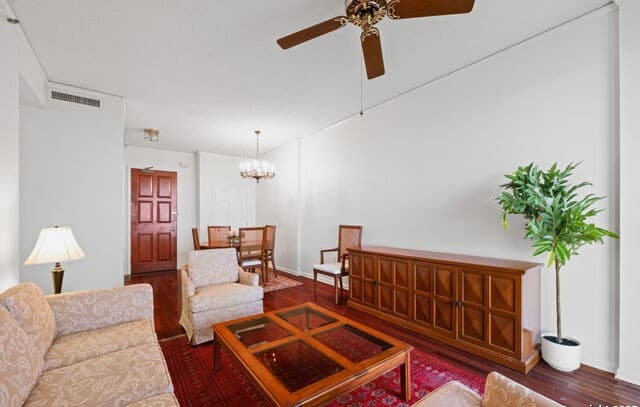 2-bedroom rental at 1 Towers Park Ln Unit 1001 in San Antonio, TX — photo 4