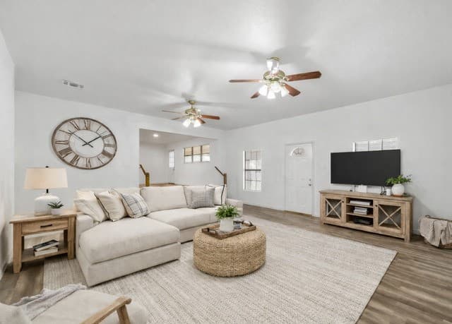 3-bedroom rental at 2714 Kaiser Dr in San Antonio, TX — photo 2