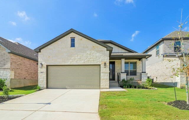 3-bedroom rental at 9917 Paladin Ridge in San Antonio, TX — photo 2