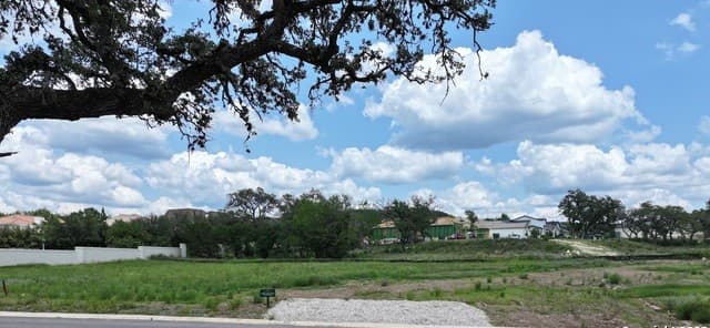 rental at 23634 Cliff Line in San Antonio, TX — photo 2