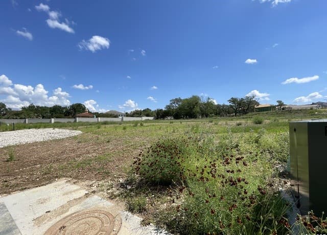 rental at 23634 Cliff Line in San Antonio, TX — photo 4