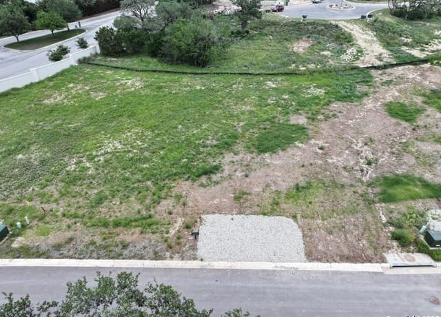 rental at 23634 Cliff Line in San Antonio, TX — photo 5