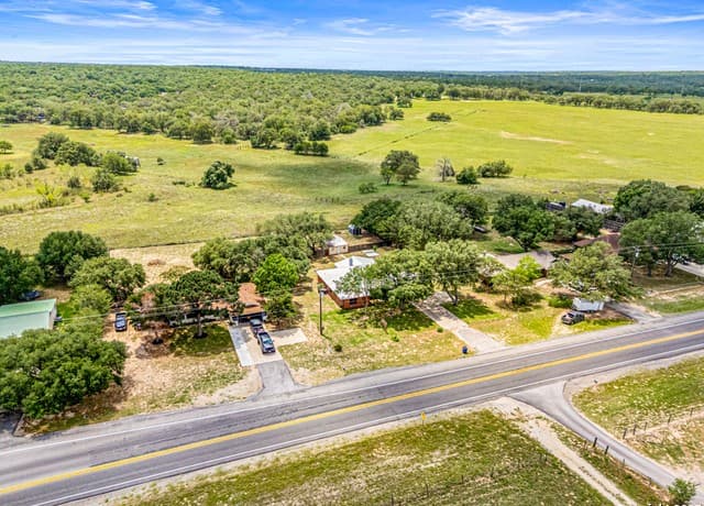 Home for sale at 113 Pine Valley Dr in La Vernia, TX — photo 2