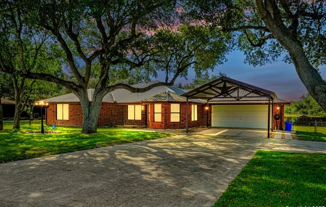 Home for sale at 113 Pine Valley Dr in La Vernia, TX — photo 3