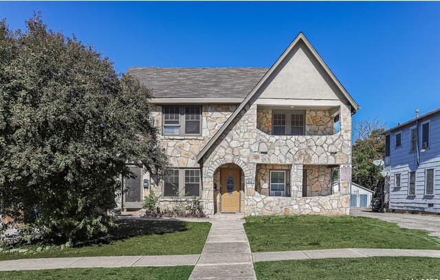 rental at 255 Natalen Ave in San Antonio, TX — photo 1