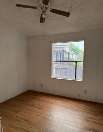 3-bedroom rental at 6010 Blind Mdw in San Antonio, TX — photo 5
